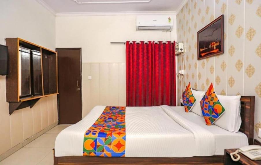 Hotel O Lime Wood Dehradun Bagian luar foto