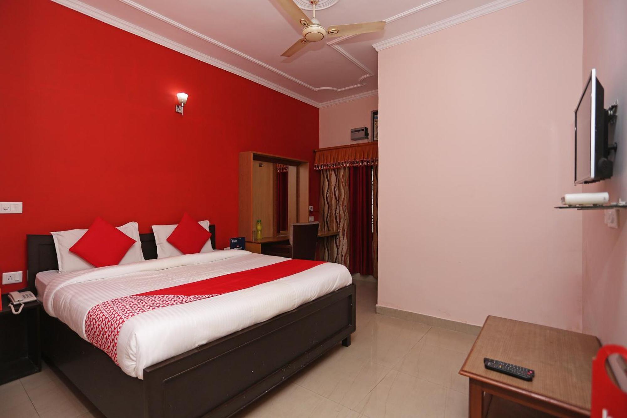 Hotel O Lime Wood Dehradun Bagian luar foto